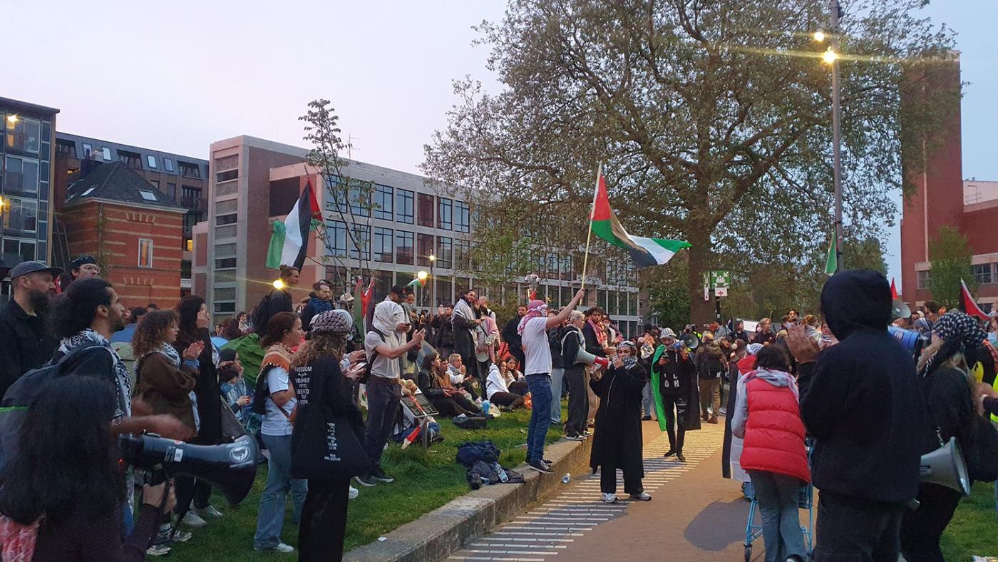 Pro-Palestina demonstratie op Roeterseiland. Foto: Henk Bakboord / Twitter