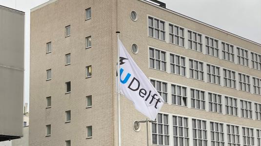 Vlag TU Delft, foto DUB