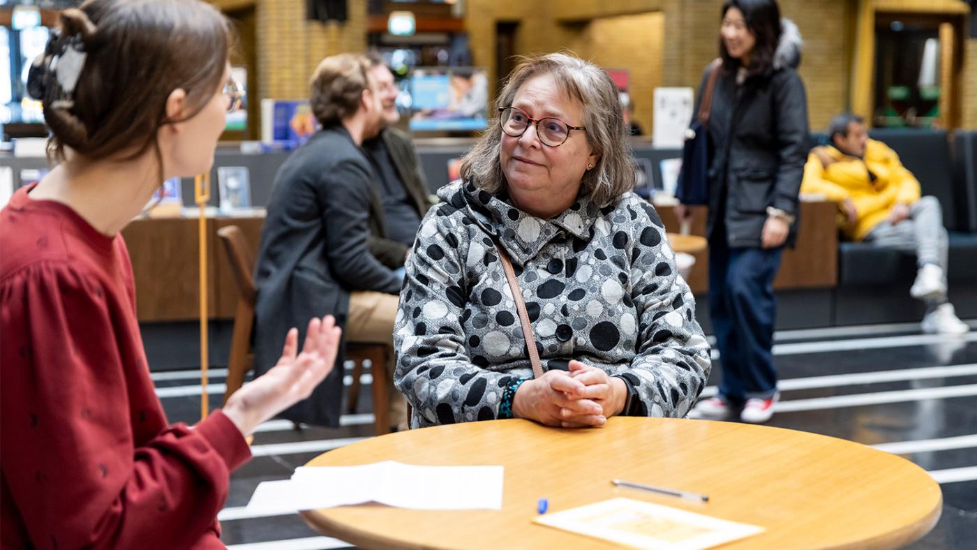 Bieb-Neude-gesprekken-op-plekken,-foto-DUB