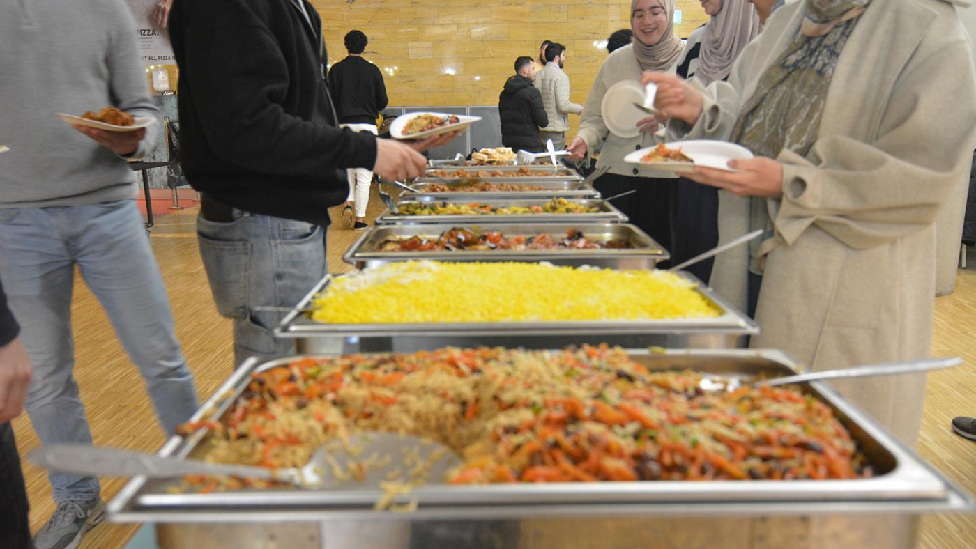 Iftar-maaltijd-foto Yashwanti Puar DUB