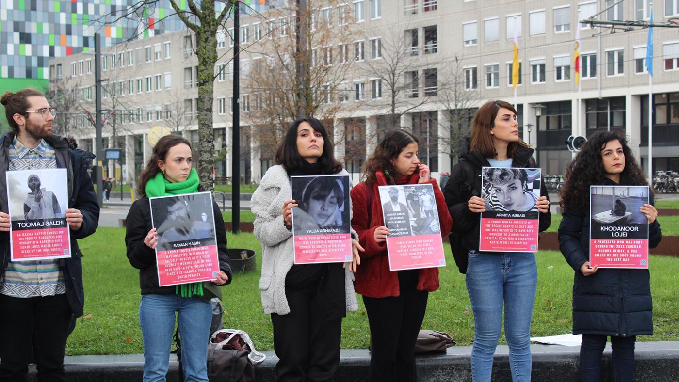 Students show support to Iran protests