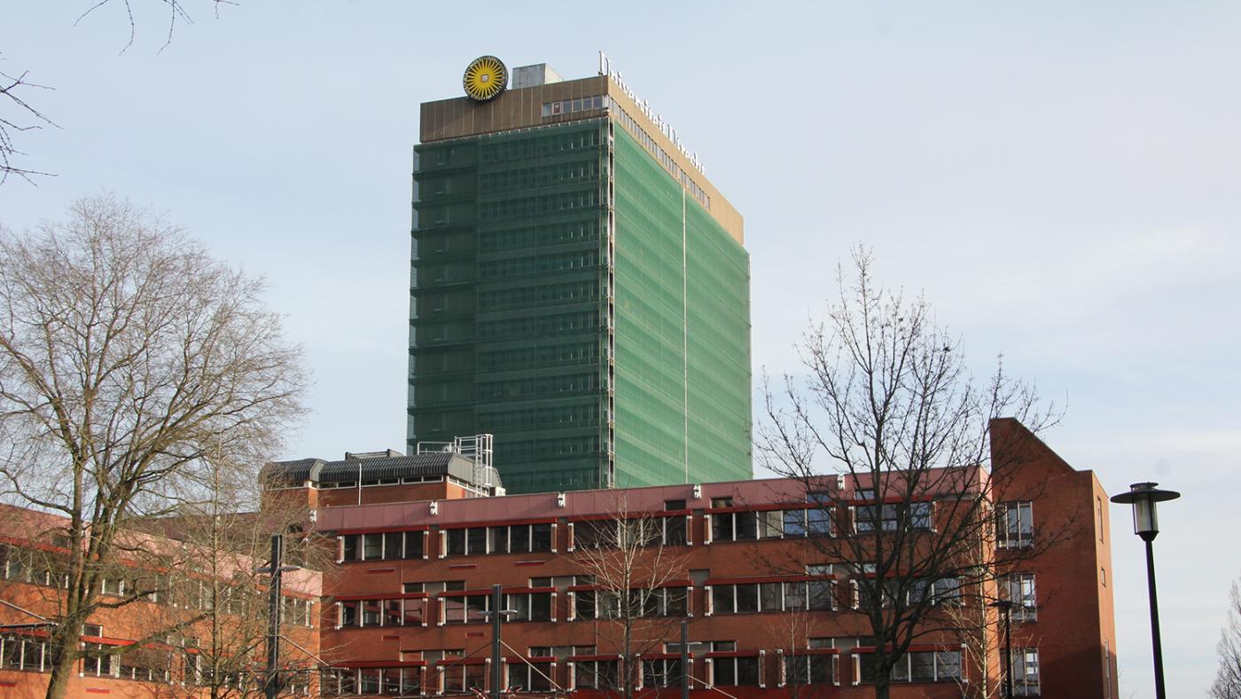 Van Unnikgebouw achter het Sjoerd Groenmangebouw, foto DUB