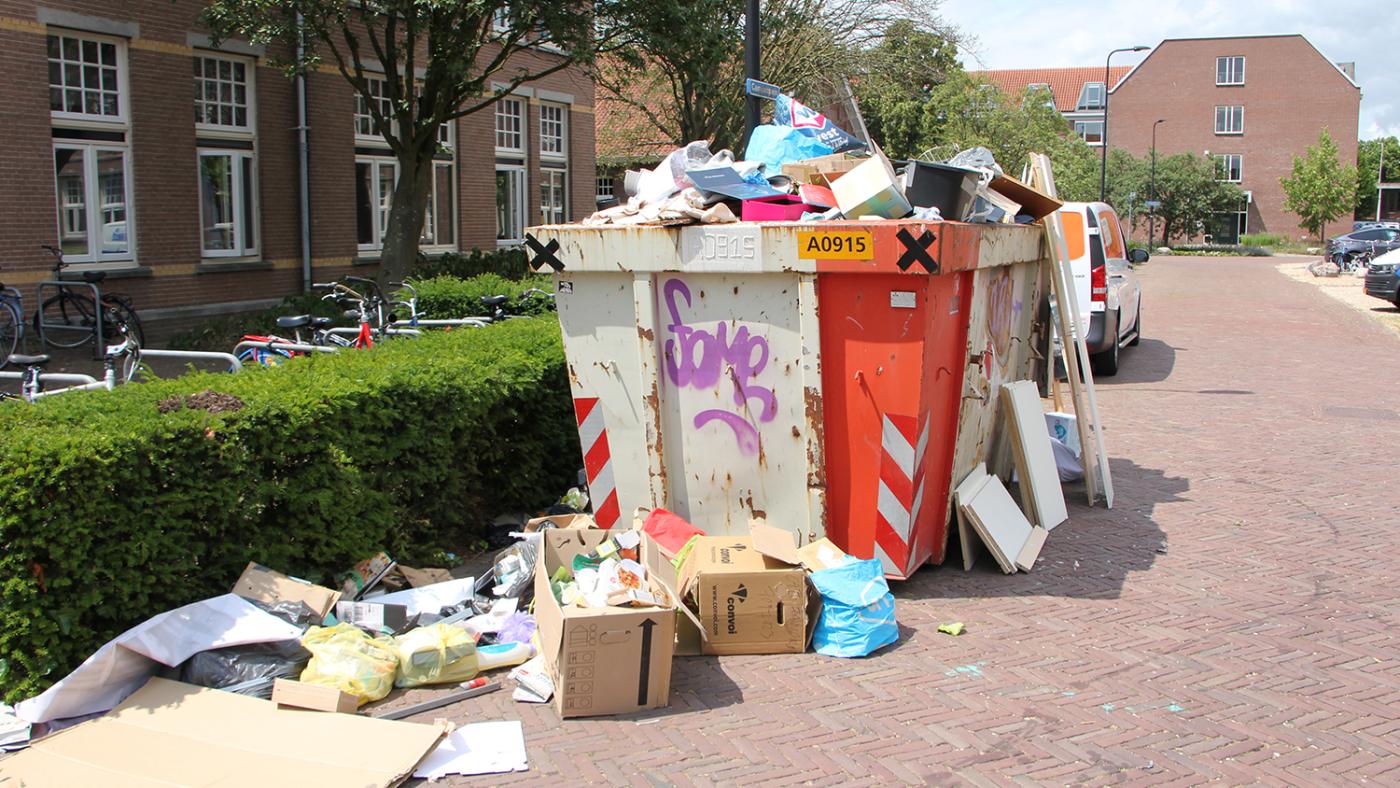 Afvalcontainer op UCU-terrein, foto DUB