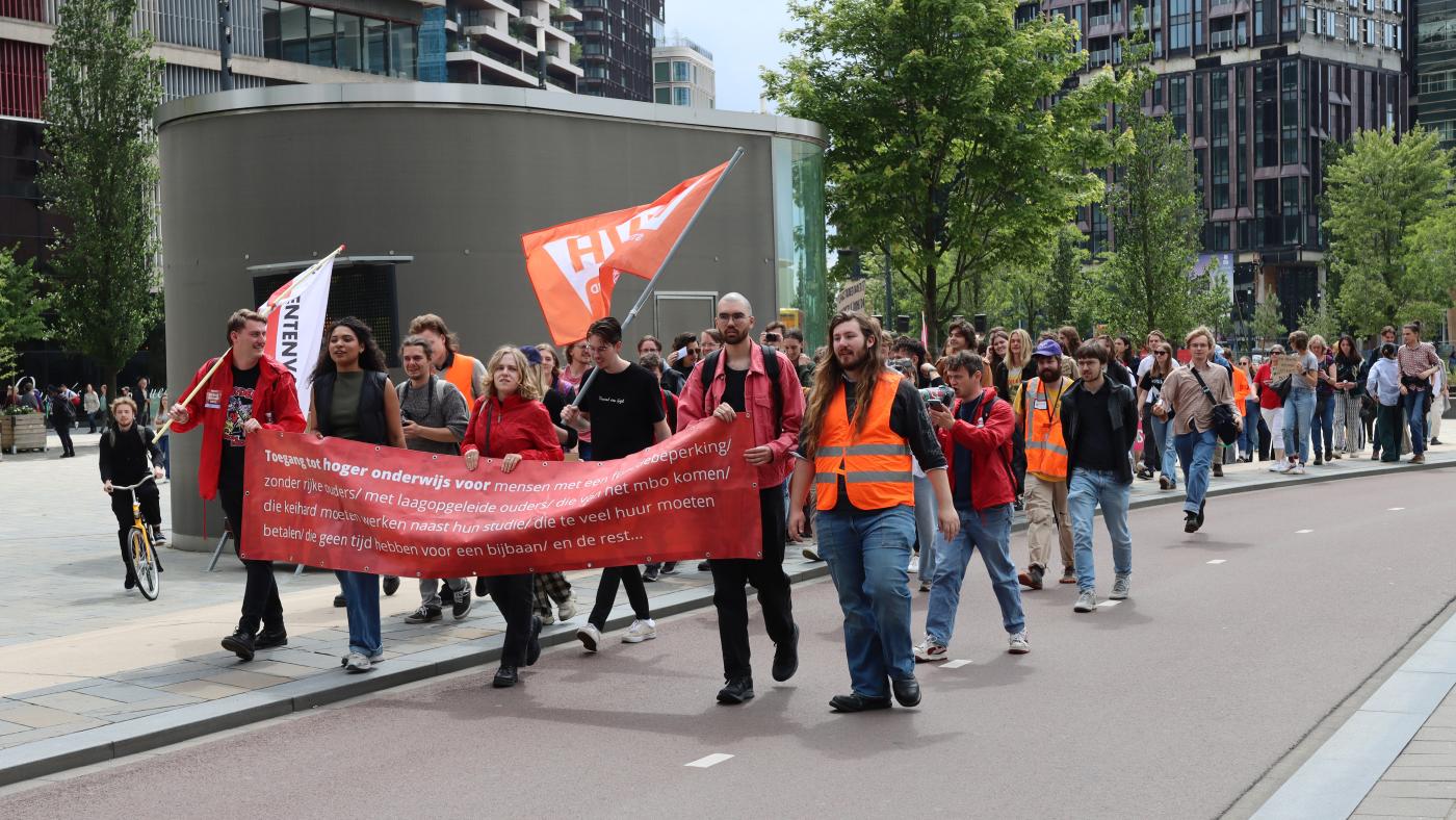 protest afstudeerboete met Elisa Weehuizen