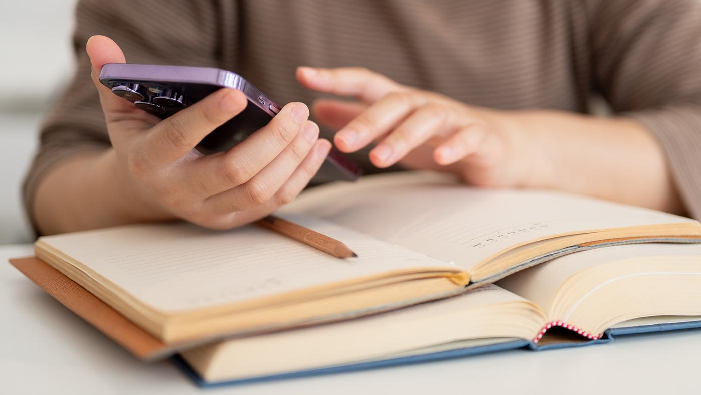 Smartphone in college. Foto: 123rf