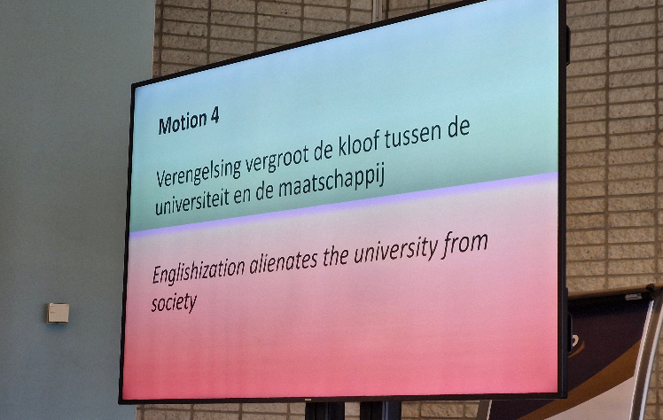 Debate about language used organised by Utrecht Young Academy