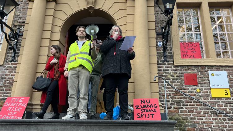 AoB spreekt demonstranten toe