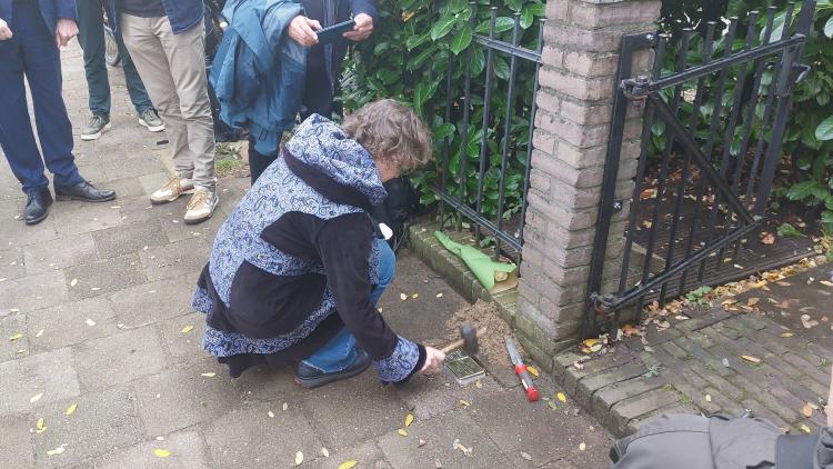 Stolperstein gelegd. Foto: DUB