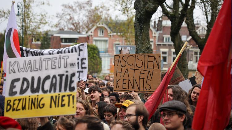 Demonstratie tegen bezuinigingen hoger onderwijs in Utrecht. Foto: DUB