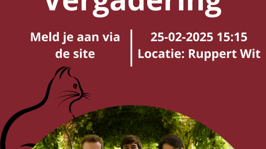 Op de poster is het bestuur te zien, op een informele setting, in een natuur setting. Op de poster staat groot `Algemene Vergadering' met daarbij de datum en begintijd (25 februari 2025 om 15:15), de locatie (Ruppert Wit) en dat je je aan moet melden via de site. Tevens staat er dat brieven ingezonden kunnen worden naar secretaris@a-eskwadraat.nl