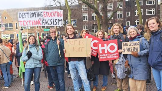 Estafettestaking Domplein bezuinigingen HO, foto DUB