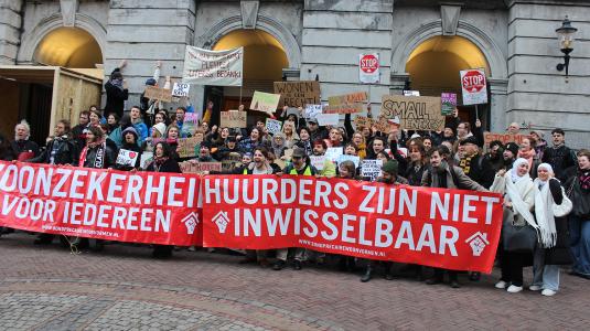 Ravellaan: Groepsfoto aan het einde van het protest. Foto: Koen van den Helder