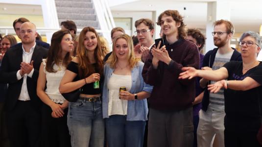 Verkiezingsuitslag Universiteitsraad. Foto: DUB