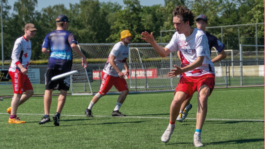 Throw. Run. Catch. Learn. Free frisbee courses Mondays in September